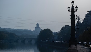 Lampadaire site industriel